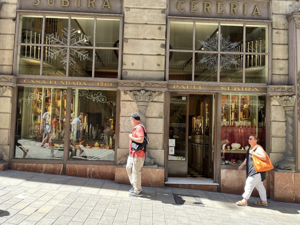 バルセロナ Cereria Subirà レトロなヨーロッパのお店の外観