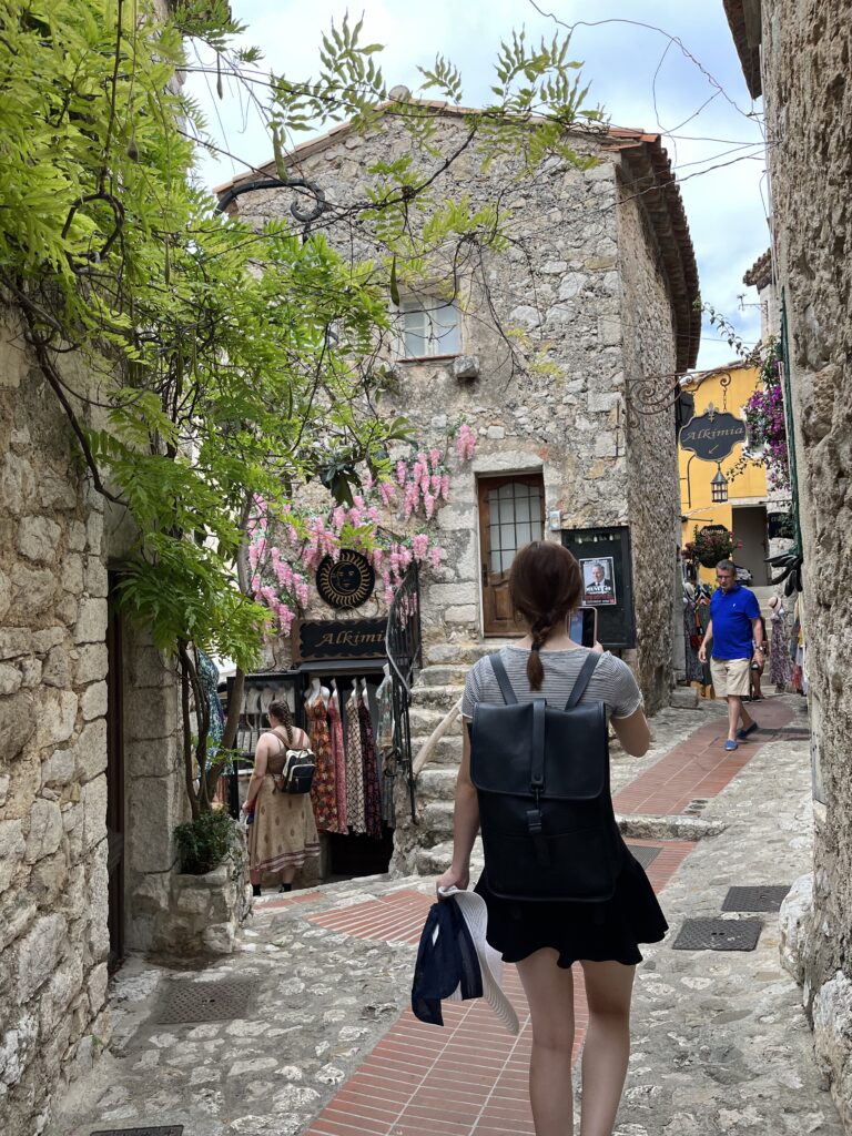 フランスエズ村