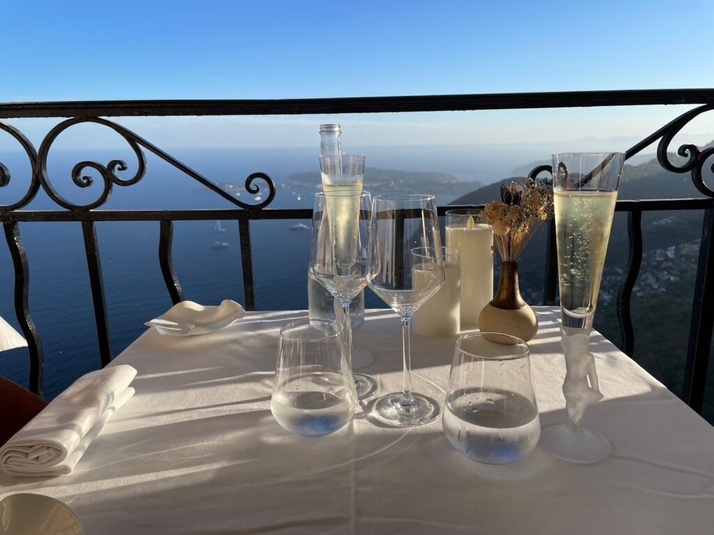 シャトーエザレストラン食前酒