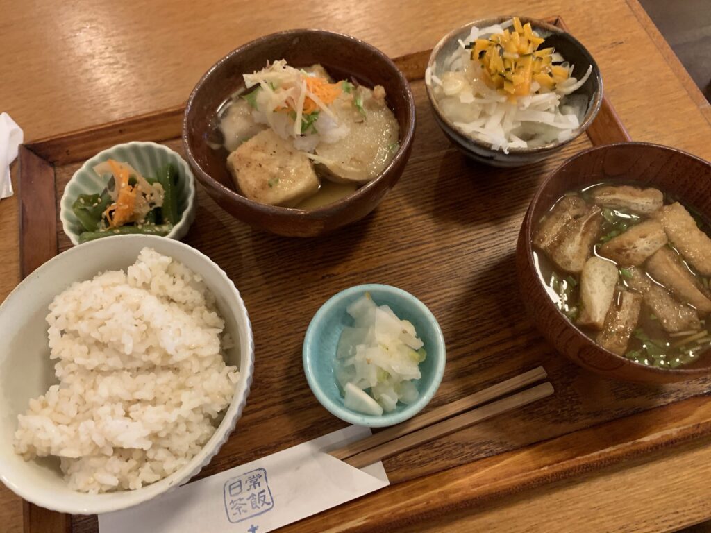 ごはんとカフェとお酒 日常茶飯+ 定食
