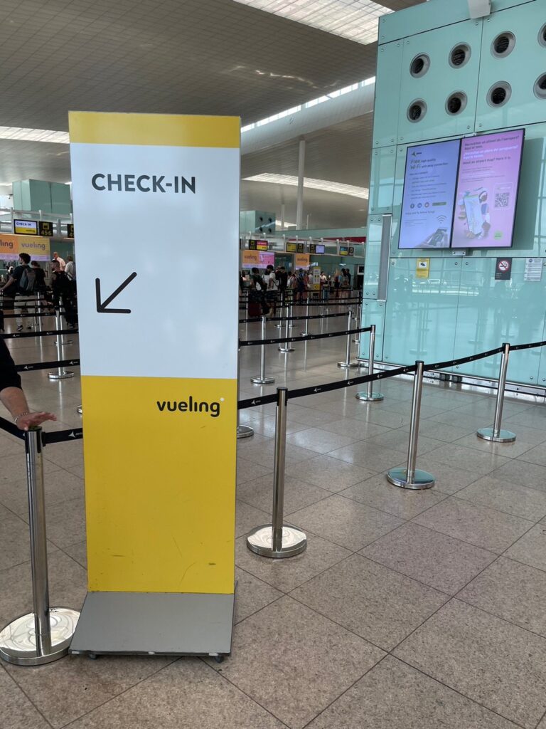 ブエリング航空のチェックイン看板